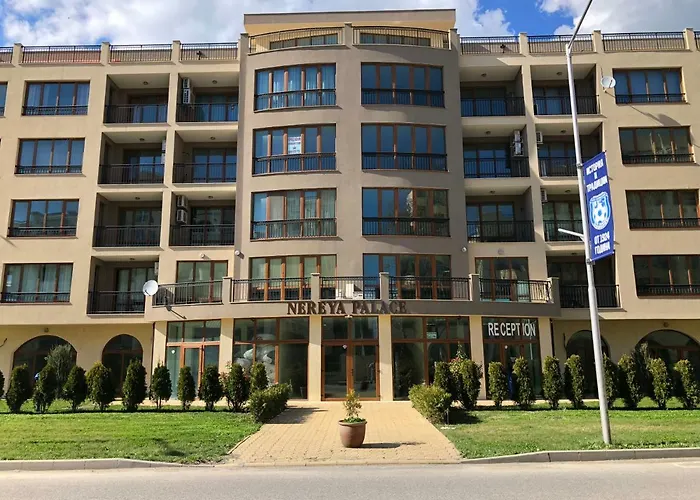 Nereya Palace Art Aprtament Marina Apartment *